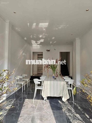 nhà cho thuê, có thang máy mới xây trung tâm Quận 1 khu Tân Định