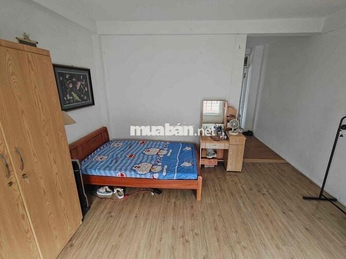 Phòng trọ 40m2 gần cầu Long Biên, ngập ánh nắng