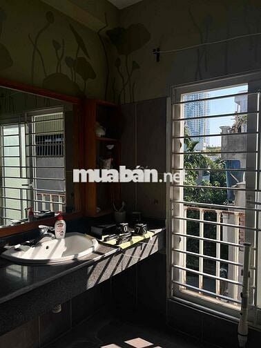 Phòng trọ 40m2 gần cầu Long Biên, ngập ánh nắng