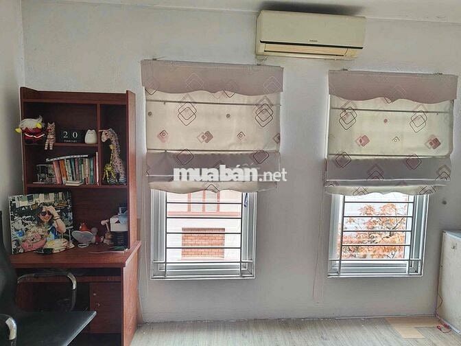 Phòng trọ 40m2 gần cầu Long Biên, ngập ánh nắng