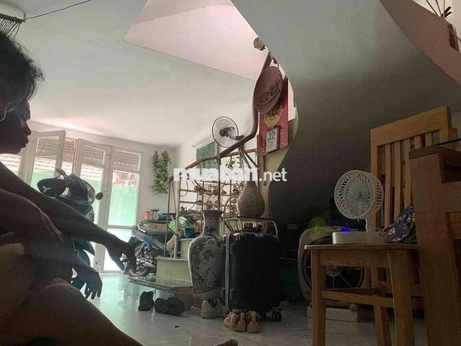 Phòng trọ 40m2 gần cầu Long Biên, ngập ánh nắng