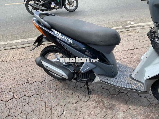 Honda Click đen
