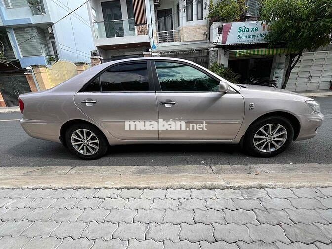Toyota Camry 3.0V chính chủ hồ sơ cầm tay