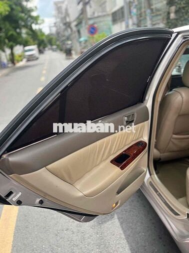 Toyota Camry 3.0V chính chủ hồ sơ cầm tay
