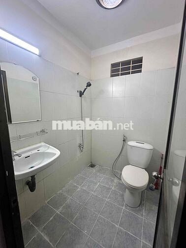 Phòng Lớn Ngay Đại Học Văn Lang ( phòng thật giá thật)