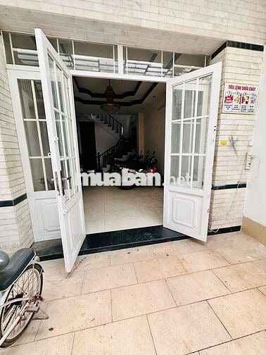Phòng Lớn Ngay Đại Học Văn Lang ( phòng thật giá thật)