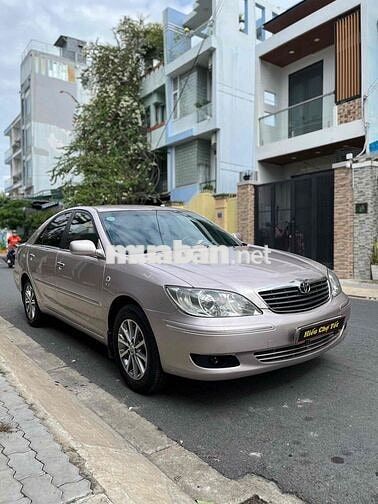 Toyota Camry 3.0V chính chủ hồ sơ cầm tay