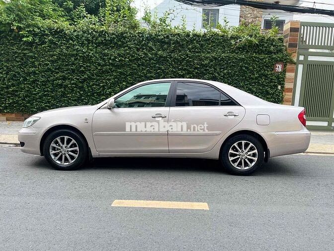 Toyota Camry 3.0V chính chủ hồ sơ cầm tay