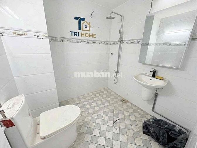 PHÒNG MỚI XÂY CHỈ 2TR5. GẦN ĐH HUFLIT