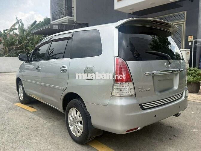 Toyota Innova số tự động 2009 Bạc 134870km