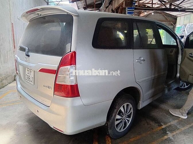Toyota Innova 2.0E 2015 Số sàn Bạc