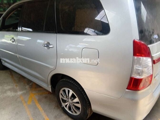 Toyota Innova 2.0E 2015 Số sàn Bạc