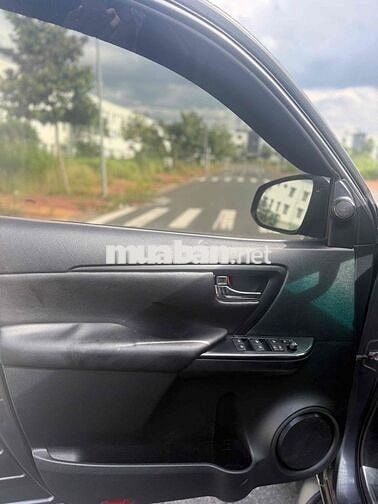 Toyota Fortuner 2017 Xám Số sàn