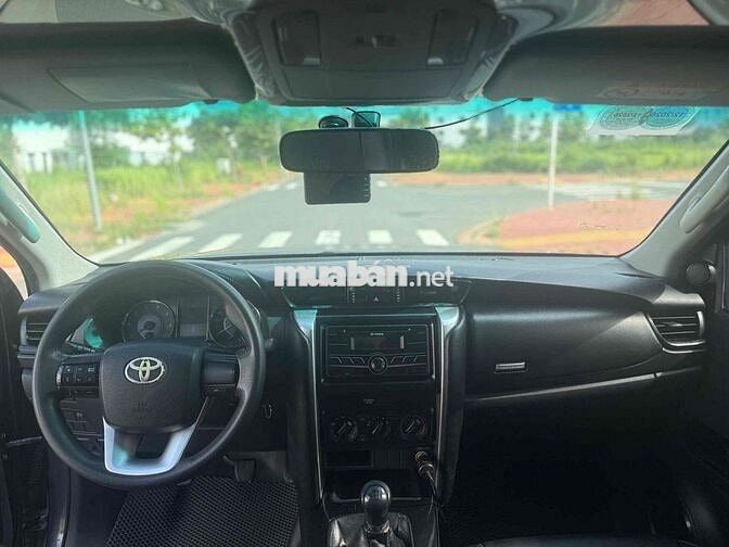 Toyota Fortuner 2017 Xám Số sàn