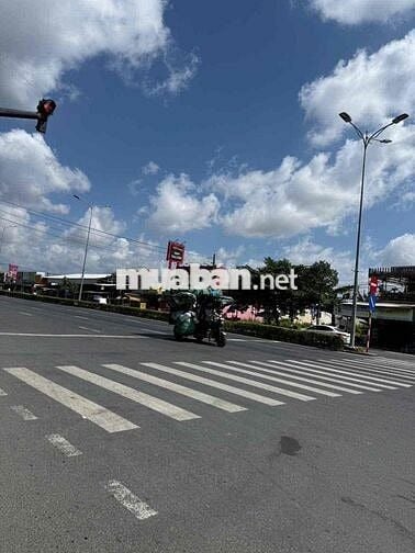 Bán 1500m2 đất Mặt tiền KCN Giao Long