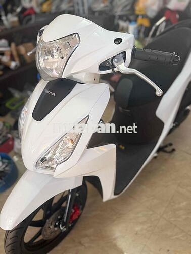 Honda Vision Trắng Xăng