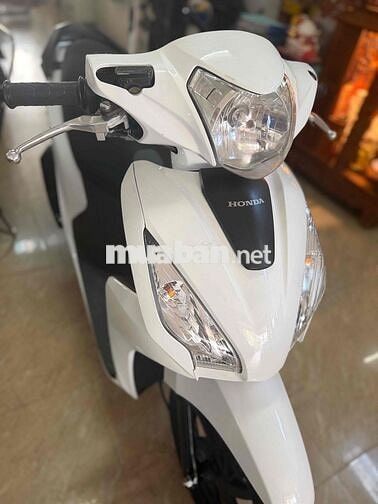 Honda Vision Trắng Xăng