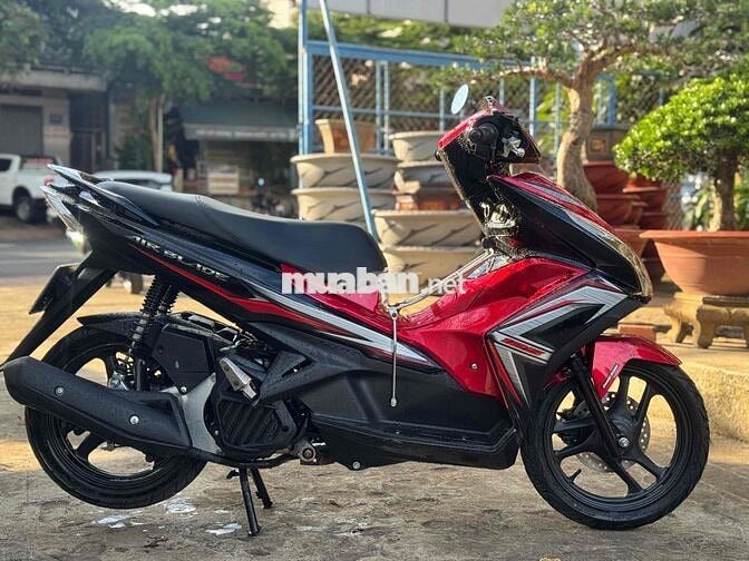 Honda Air Blade 2015 Đỏ đen phom bỏ mẫu