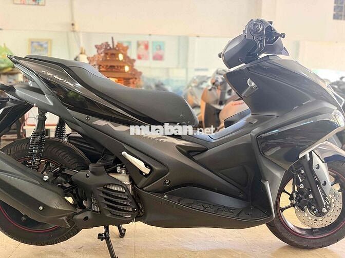 Yamaha NVX ABS Đen