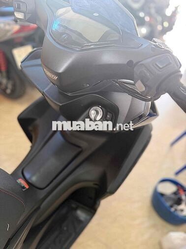 Yamaha NVX ABS Đen