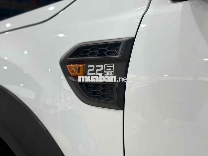 Ford Ranger 2021 2.2L XLS 4x2 AT Trắng