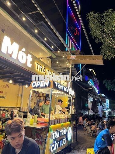 Cần Tuyển Phục Vụ - Pha Chế