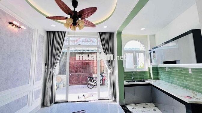 Nhà Đúc 2 Tầng 3PN Giáp Q12 – Xe Hơi Tận Nhà – Nhỉnh 1 Tỷ