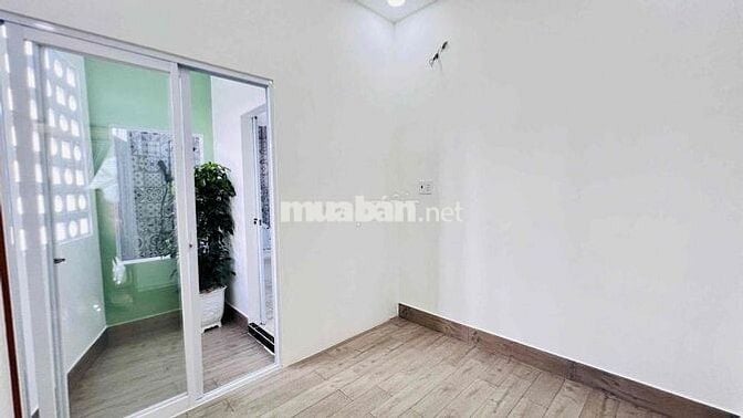 Nhà Đúc 2 Tầng 3PN Giáp Q12 – Xe Hơi Tận Nhà – Nhỉnh 1 Tỷ