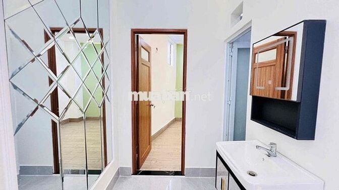 Nhà Đúc 2 Tầng 3PN Giáp Q12 – Xe Hơi Tận Nhà – Nhỉnh 1 Tỷ