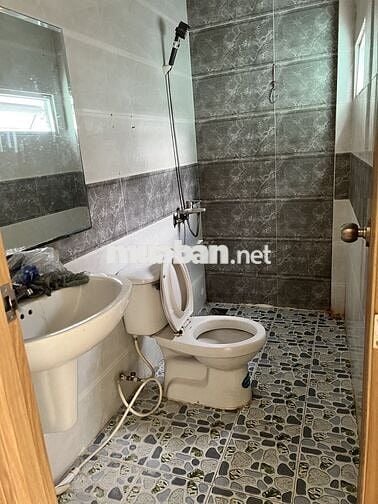 Cho Thuê Nhà Trần Văn Quang - Tân Bình 2 Phòng ngủ Tollet riêng
