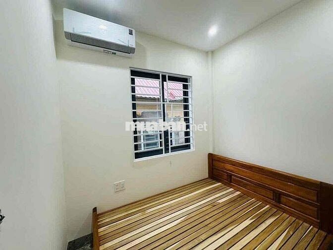 nhà 2 tầng 3 phòng ngủ hẻm xe hơi,gần cầu Nguyễn Hoàng