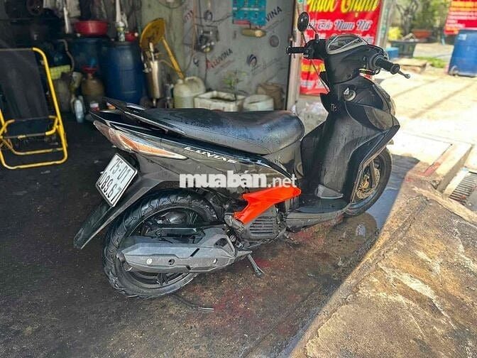 Yamaha Luvias 2012 Đen, Đỏ
