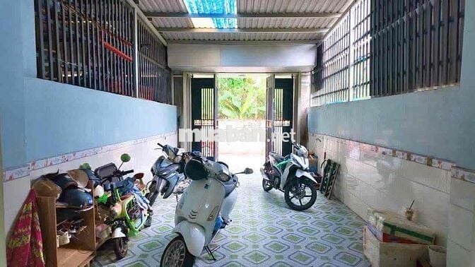 Chính chu chuyển chổ ở cần bán nhà ở Chợ Đông Hoà, sát Uỷ Ban Đông Hoà
