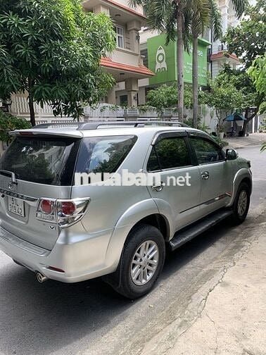 Toyota Fortuner 2012 Bạc 8 chỗ