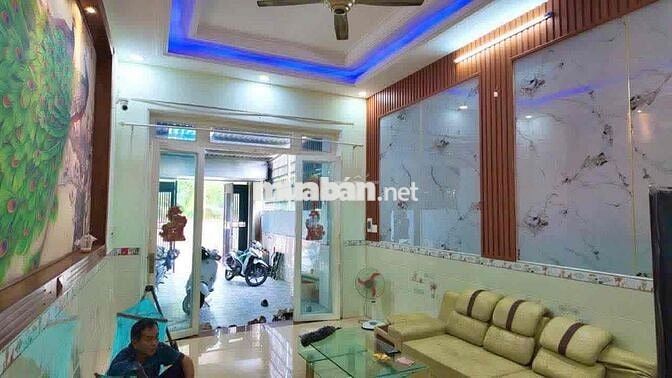 Chính chu chuyển chổ ở cần bán nhà ở Chợ Đông Hoà, sát Uỷ Ban Đông Hoà