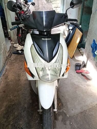 Honda Click Trắng đen đã qua sử dụng