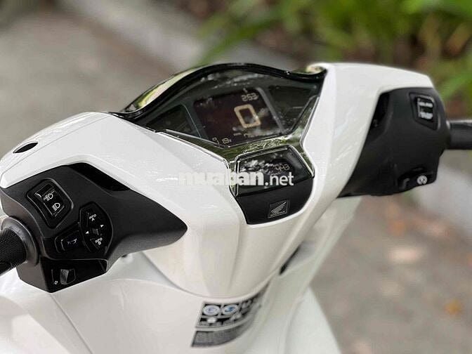 Honda SH 125 CBS 2022 Trắng bạc 7.000km Bstp 9Chu