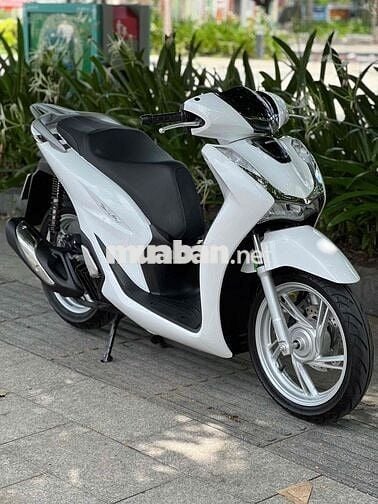 Honda SH 125 CBS 2022 Trắng bạc 7.000km Bstp 9Chu