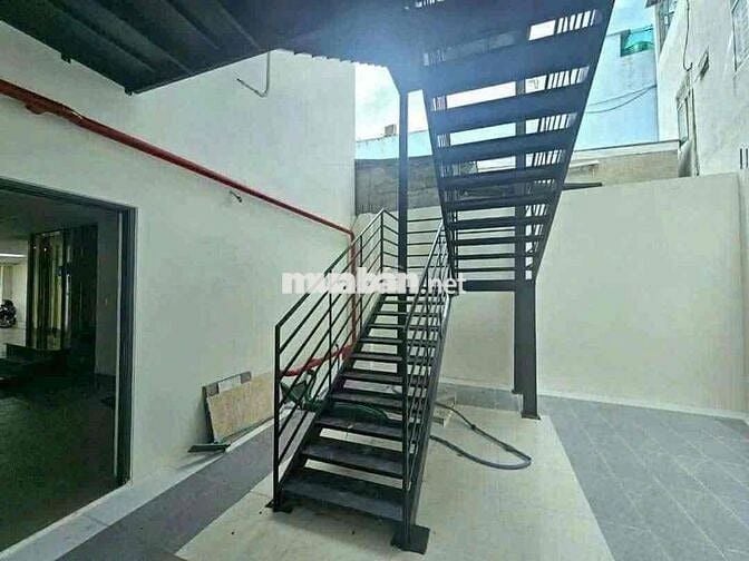 CHỦ GỬI CHO THUÊ TOÀ NHÀ 5 LẦU CÓ THANG MÁY - MẶT TIỀN ĐƯỜNG 30/4
