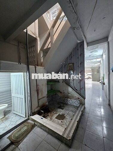 Nhà 2 lầu 2PN mặt tiền đường Trần Hưng Đạo chỉ 15 triệu