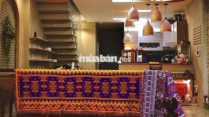 COFFEE HOA GIẤY TUYỂN DỤNG