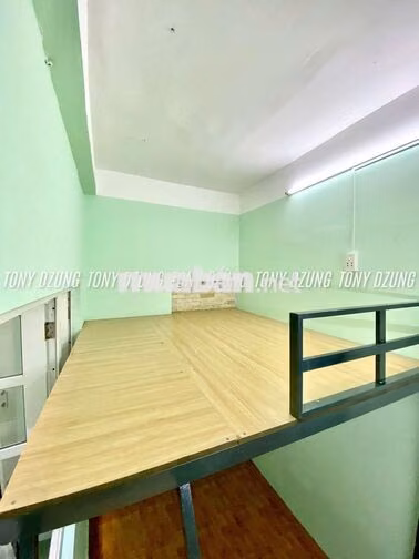 PHÒNG CÓ GÁC & CỬA SỔ TRỜI SIÊU RẺ- CHỈ 2.1TR- GẦN BV 175, SÂN BAY TSN