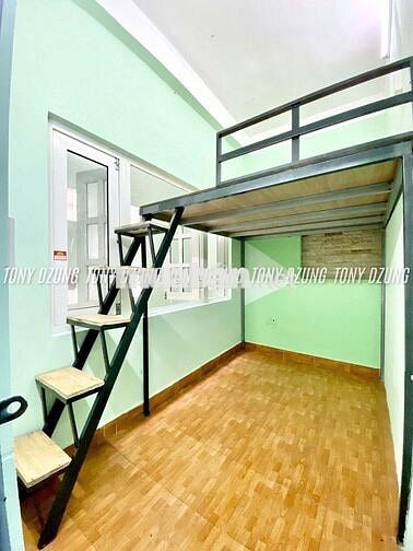 PHÒNG CÓ GÁC & CỬA SỔ TRỜI SIÊU RẺ- CHỈ 2.1TR- GẦN BV 175, SÂN BAY TSN