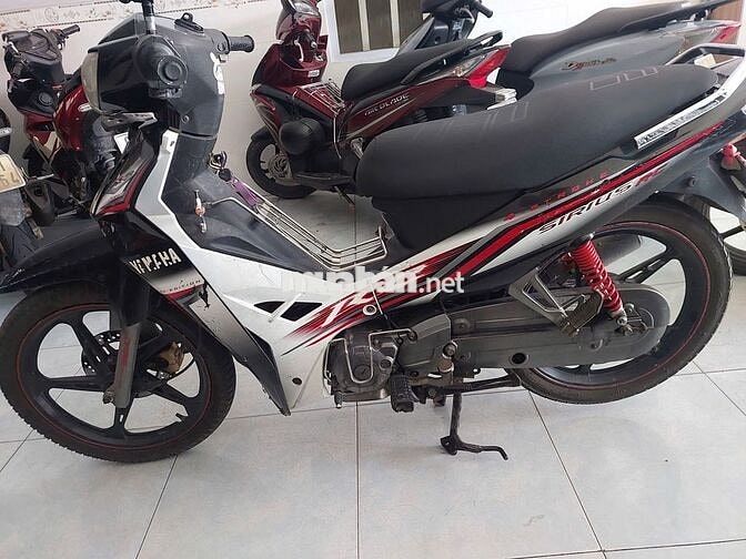 Yamaha Sirius RC Đen trắng