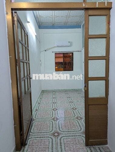 Phòng trọ ngay trung tâm Quận 5, view mặt tiền lầu 2, Giá 2.5- 4tr