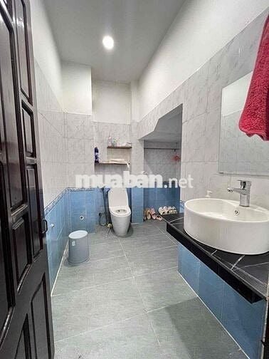 CHO THUÊ TOÀ NHÀ 3 TẦNG MẶT TIỀN LÊ VĂN HIẾN SÁT BÙI TÁ HÁN