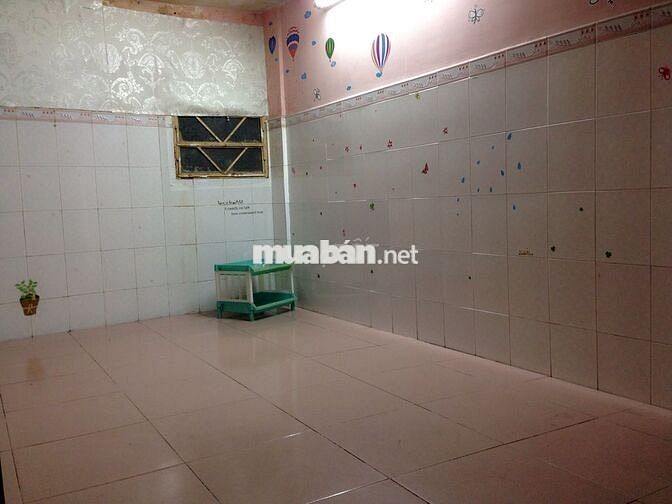 Còn 2 phòng lầu 1 ko nội thất ở 243A/58 Hoàng Diệu Q4