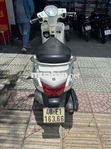 Yamaha Grande Trắng