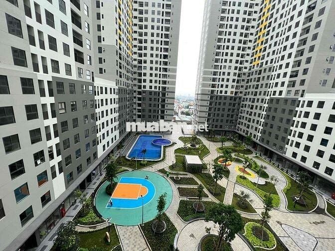 Chủ cần thuê gấp căn 2phòng ngủ Bcons Garden ,Nội thất cơ bản