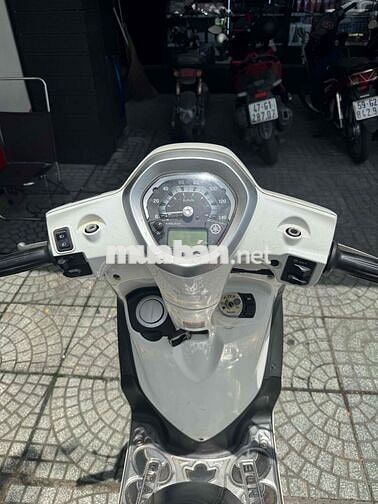 Yamaha Grande Trắng